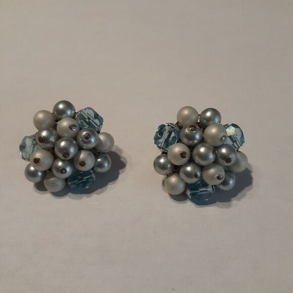 Vintage Stamped Japan Silver White Blue Bead Clip On Earrings Metal Tone - Picture 1 of 5